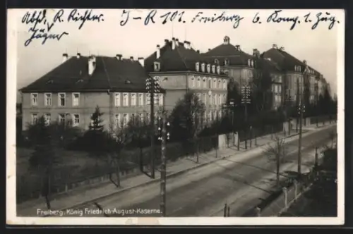 AK Freiberg, König Friedrich August-Kaserne mit Strasse aus der Vogelschau