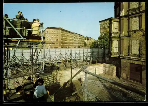AK Berlin, Bernauer Strasse, Blick über die Mauer