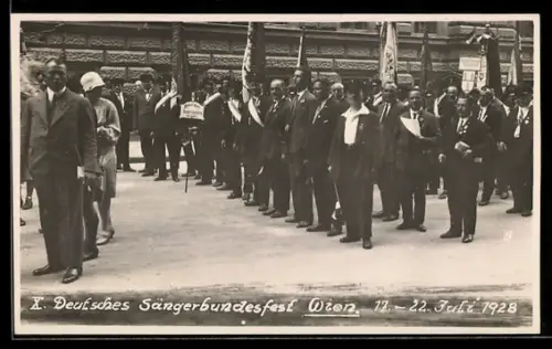 Foto-AK Wien, X. Deutsches Sängerbundesfest 1928, Teilnehmer beim Festumzug