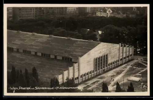 AK Wien, Flugzeugaufnahme des Prater mit Sängerhalle