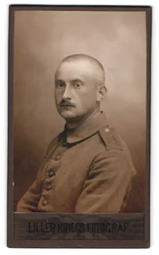 Fotografie Liller Kriegsfotograf, Lille, Soldat vom Inf.-Regiment Nr. 74 in Feldgrau Uniform, Aufnahme Lille 14.5.1916