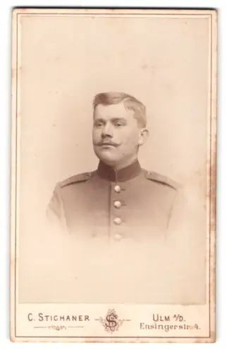 Fotografie C. Strichaner, Ulm a. D., Ensingerstr. 4, Soldat in Uniform