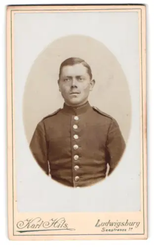 Fotografie Karl Hils, Ludwigsburg, Seestrasse 1a, Soldat in Uniform