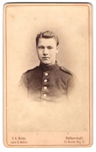 Fotografie F. A. Wilde, Halberstadt, Soldat in Uniform