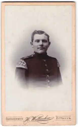 Fotografie H. Walbrecker, Zittau i. S., Theodor-Körner-Allee, Spielmann-Obergefreiter vom Inf.-Rgt. Nr. 102 in Uniform