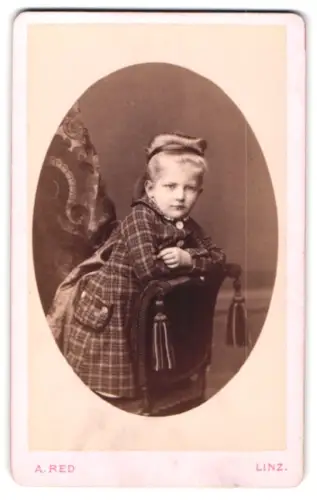 Fotografie August Red, Linz, Promenade, Portrait eines kleinen Mädchens