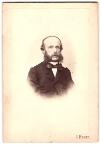 Fotografie J. Bauer, Wien, Mölkerbastei 20, Porträt eines Herrn