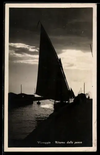 AK Viareggio, Ritorno dalla pesca