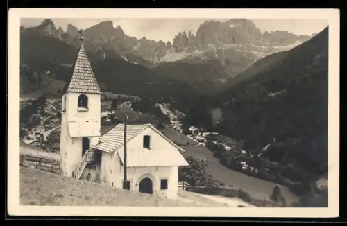 AK St. Cyprian, Kirche gegen den Rosengarten