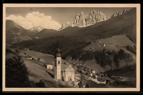 AK San Pietro in Funes, Chiesa verso le Odle Cisles in Val di Funes, Dolomiti