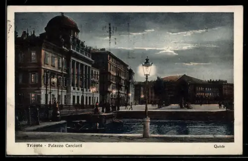 AK Trieste, Palazzo Carciotti di notte