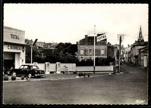AK Airvault, Le Carrefour, Tankstelle