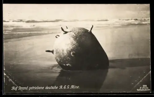 AK Auf Strand getriebene deutsche AEG-Mine