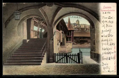 AK Luzern, Spreuerbrücke mit Frau