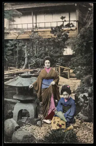 AK Zwei Geishas im japanischen Garten