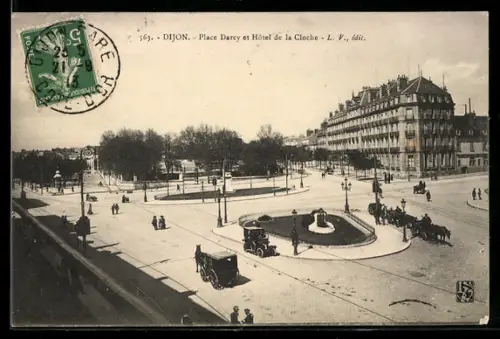 AK Dijon, Place Darcy et Hôtel de la Cloche