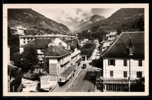 AK Brides-les-Bains, La Rue Centrale et la Vanoise