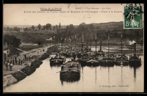 AK Givet, La Meuse, Le Port