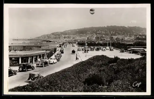 AK Deauville, Vue générale vers le port
