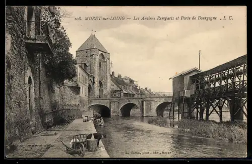 AK Moret-sur-Loing, Les Anciens Remparts et Porte de Bourgogne