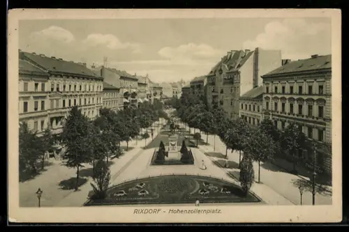AK Rixdorf, Hohenzollernplatz mit Denkmal