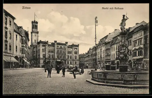 AK Zittau, Markt mit Rathaus u. Brunnen