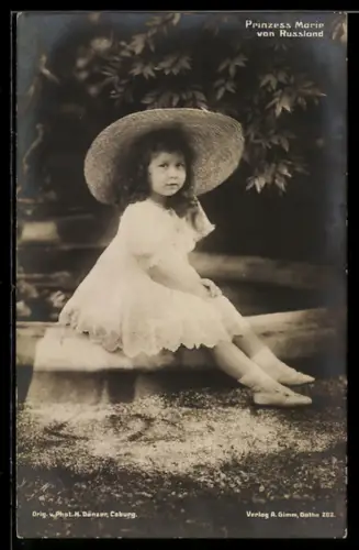 AK Prinzessin Marie von Russland im Garten