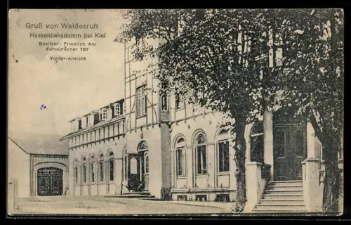 AK Hasseldieksdamm bei Kiel, Gasthaus Waldesruh, Besitzer Friedrich Arp, Vorder-Ansicht