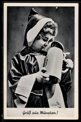 AK Münchner Kindl schaut in den Bierkrug