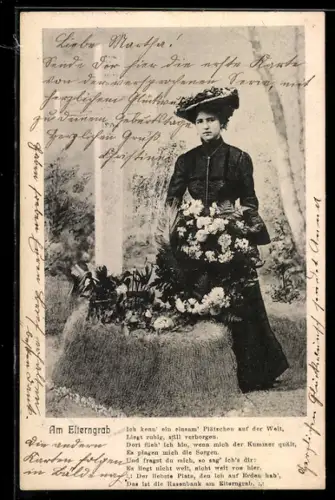 AK Frau in Trauerkleidung am Elterngrab