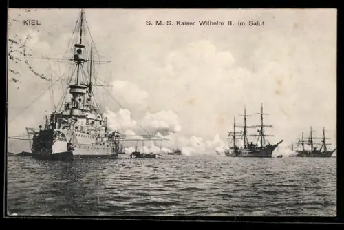 AK Linienschiff S.M.S. Kaiser Wilhelm II. beim Salutschiessen
