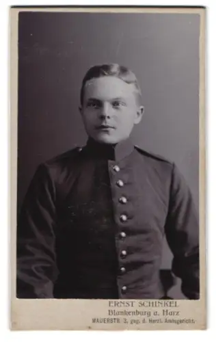 Fotografie Ernst Schinkel, Blankenburg a. Harz, Mauerstr. 3, Soldat in Uniform