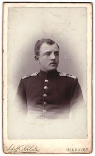Fotografie Adolf Schultz, Hannover, Volgersweg 1B, Soldat vom Inf.-Rgt. Nr. 73 in Uniform