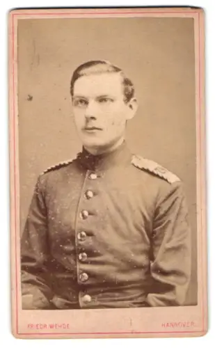 Fotografie Friedr. Wehde, Hannover, Osterstrasse 83, Einjährig-Freiwilliger vom Regiment Nr. 79 in Uniform