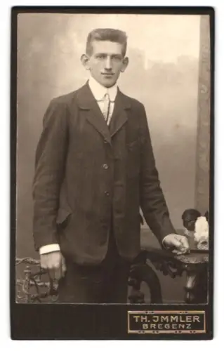 Fotografie Th. Immler, Bregenz, Porträt eines eleganten Herrn