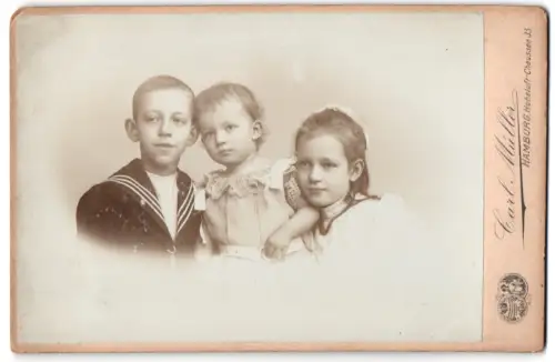 Fotografie Carl Müller, Hamburg, Hoheluft-Chaussee 35, Porträt von drei Kindern