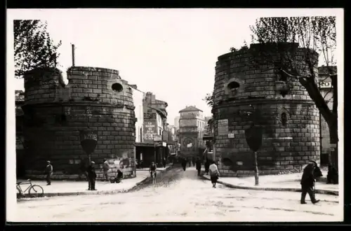 AK Arles, Porte de la Cavalerie