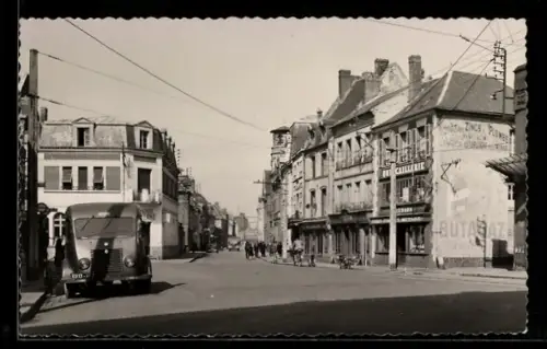AK La Fere /Aisne, Place Paul-Doumer, Place des Marchés