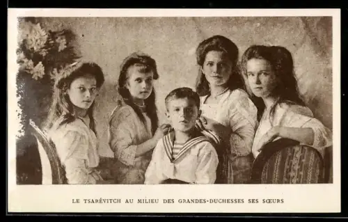 AK Le Tsarevitsch au Milieu des Grandes-Duchesses ses soeurs, Kinder von Zar Nikolai von Russland
