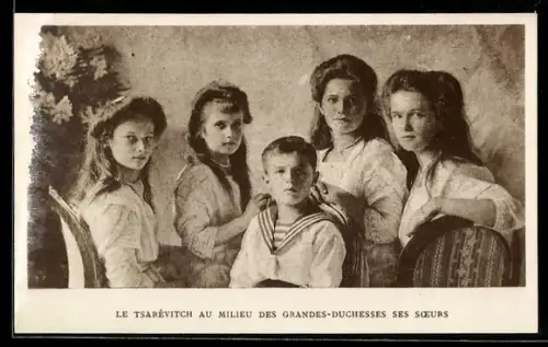 AK Le Tsarevitsch au Milieu des Grandes-Duchesses ses soeurs, Kinder von Zar Nikolai von Russland