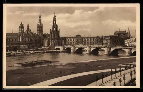 AK Dresden, Blick nach dem Theaterplatz, Elbpanorama mit Brücke