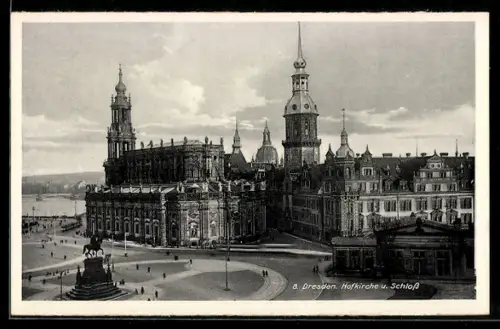 AK Dresden, Hofkirche, Schloss, Platz mit Denkmal