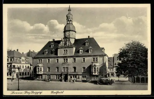 AK Borna, Bez. Leipzig, Rathaus, Panorama mit Bus