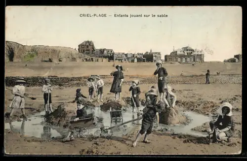 AK Criel-Plage, Enfants jouant sur le sable