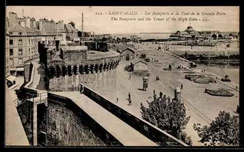 AK Saint-Malo, Les Remparts et la Tour de la Grande Porte
