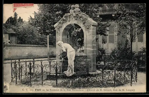AK Pau, La Fontaine de la Rue Porteneuve