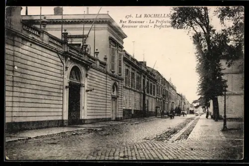 AK La Rochelle, Rue Beaumur, La Préfecture