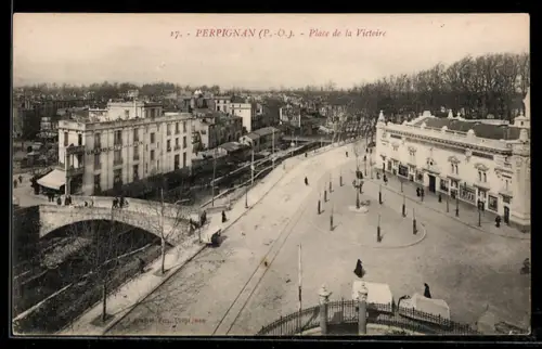 AK Perpignan /P.-O., Place de la Victoire