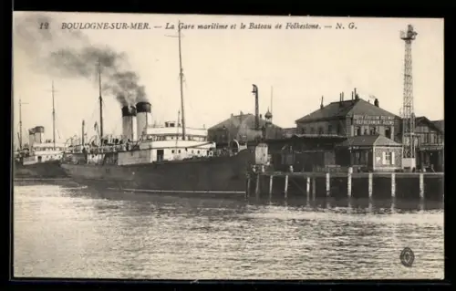 AK Boulogne-sur-Mer, La gare maritime et le Bateau de Folkestone