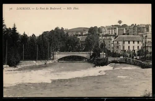 AK Lourdes, Le Pont du Boulevard